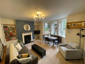 Restful Victorian Apartment with Garden